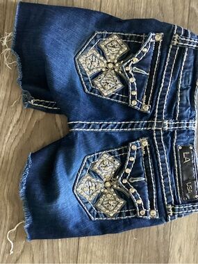 L.A. idol Dark Blue Denim Shorts with White Topstitching